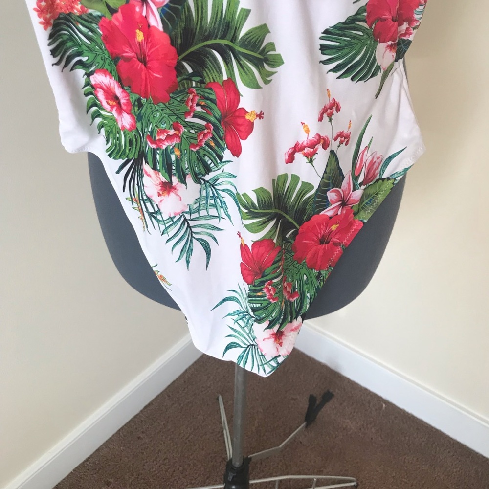 Flower one Piece Bathing Suit Size XL - Picture 4 of 4
